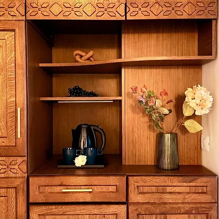Design - Cozy, Modern And Steps From Piata Romana *