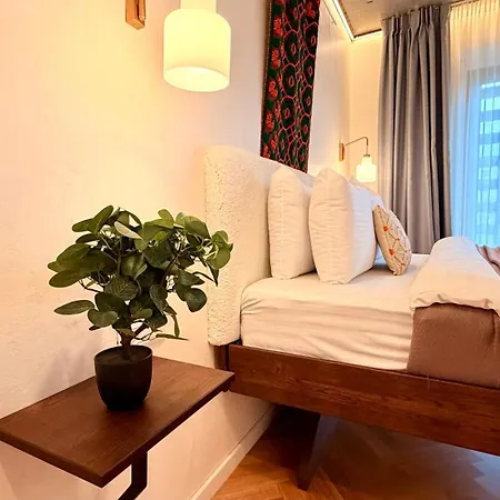 Design - Cozy, Modern And Steps From Piata Romana شقة