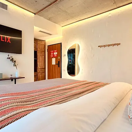 Design - Cozy, Modern And Steps From Piata Romana *