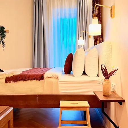 Design - Cozy, Modern And Steps From Piata Romana