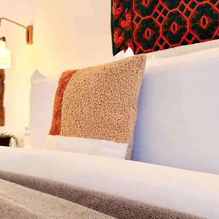 Design - Cozy, Modern And Steps From Piata Romana *