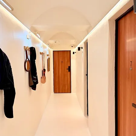 Design - Cozy, Modern And Steps From Piata Romana *