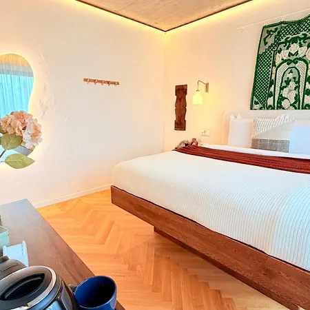 Design - Cozy, Modern And Steps From Piata Romana *
