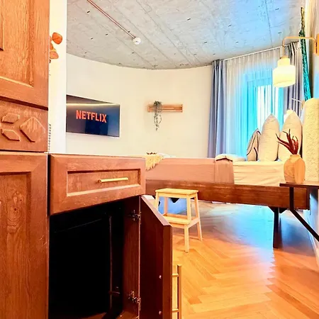 Design - Cozy, Modern And Steps From Piata Romana *